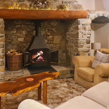 Garnffrwd Park Hotel Llanddarog Bagian luar foto