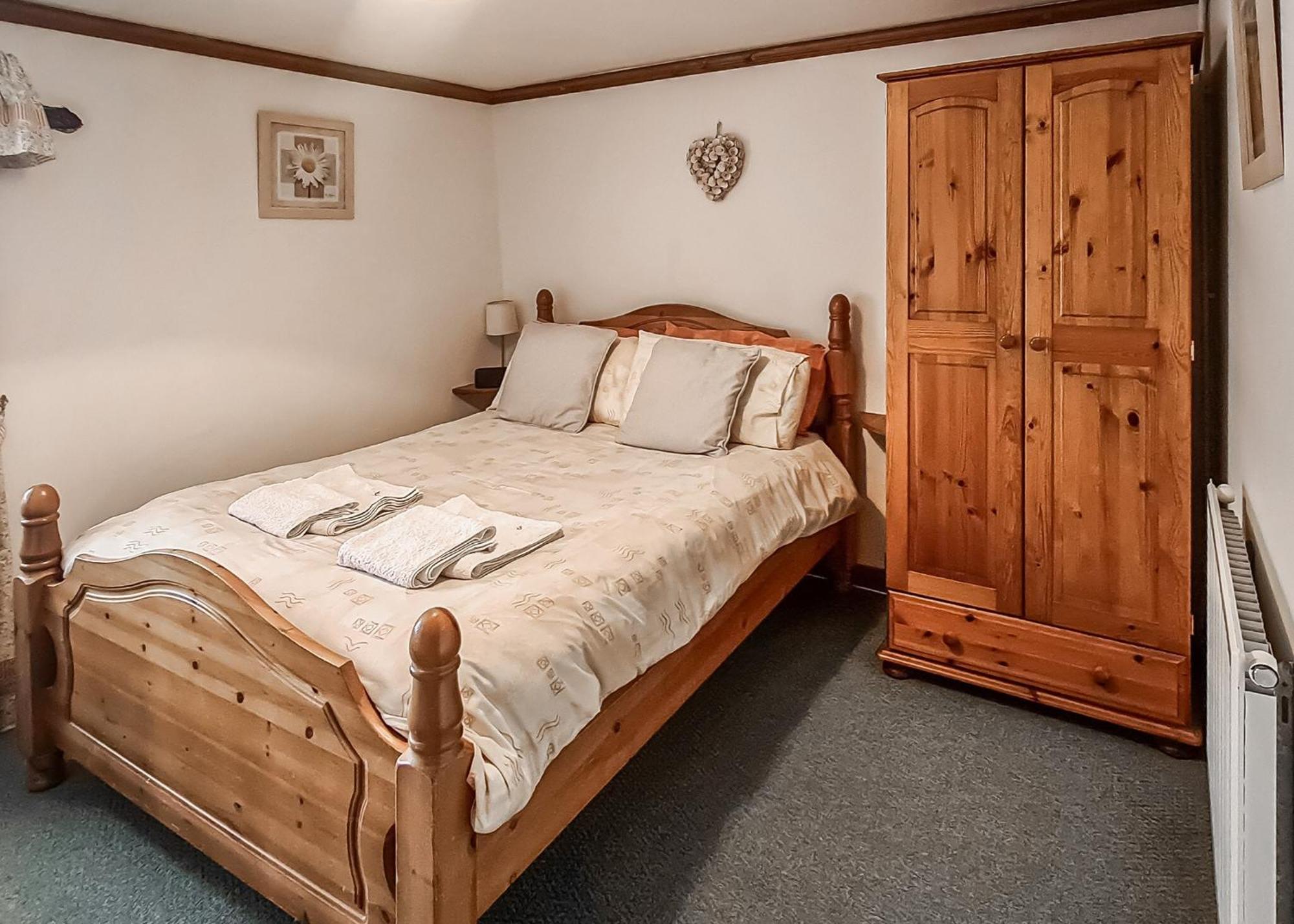 Garnffrwd Park Hotel Llanddarog Bagian luar foto
